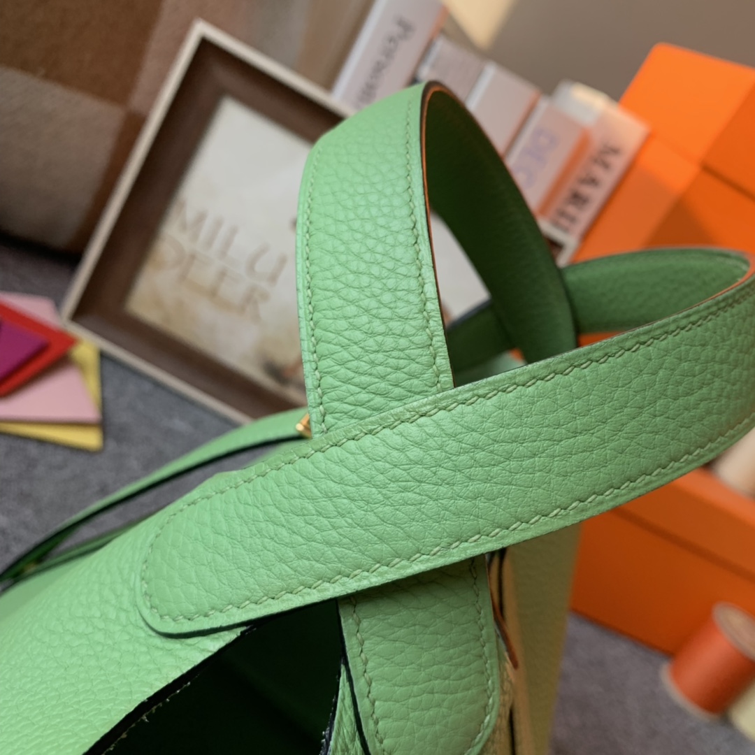 에르메스 피코탄18 아보카도그린 금장 끌레망스 가죽